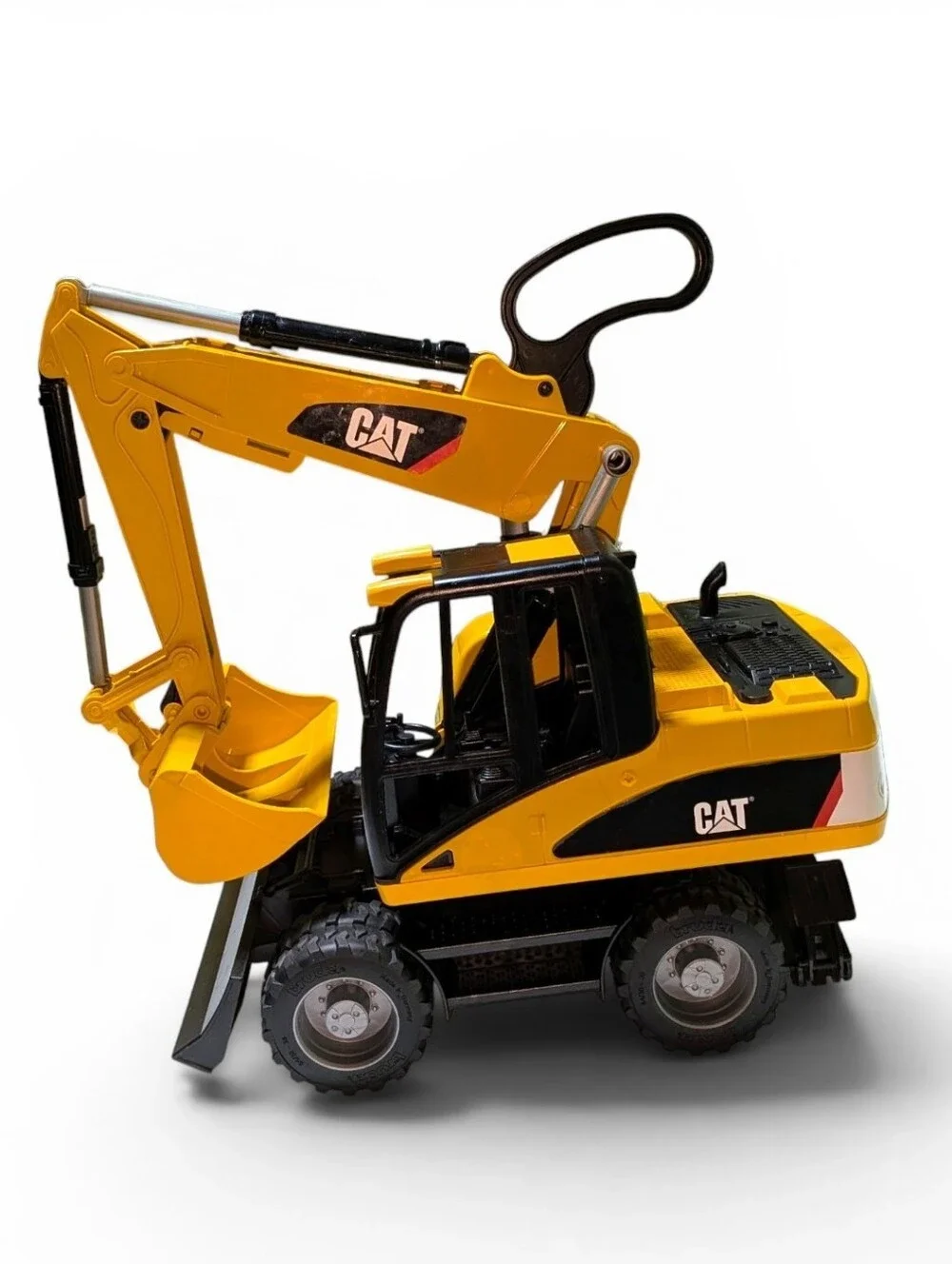 Bruder 02446 Cat® Wheeled Excavator